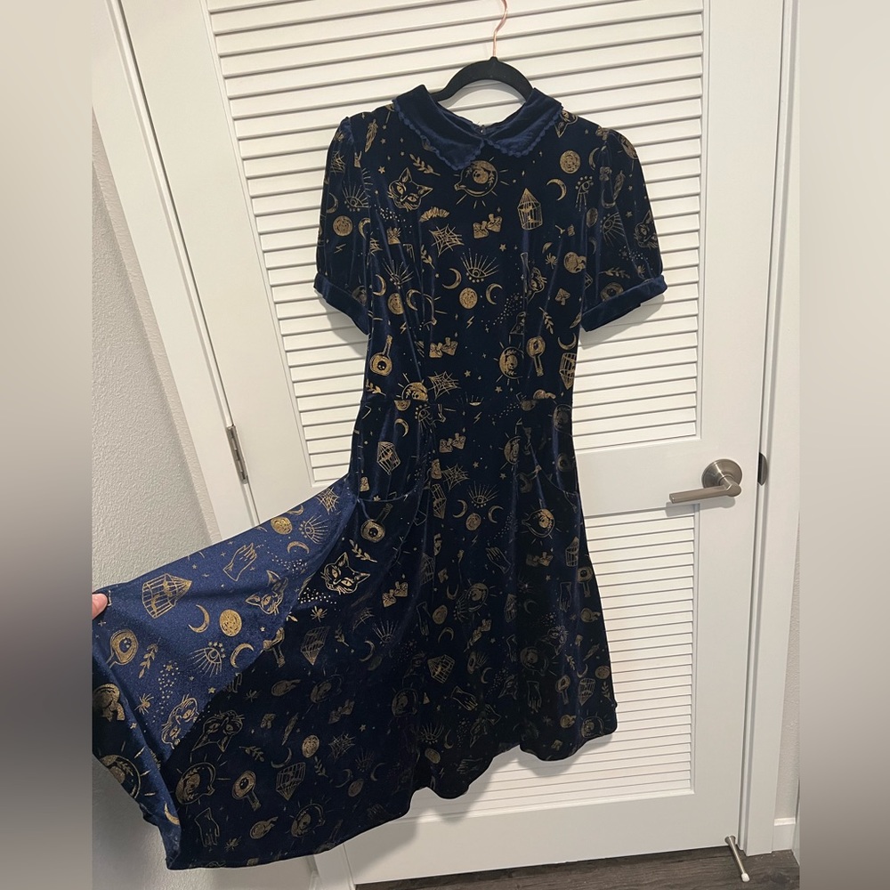 modcloth x collectif witchy blue velvet dress